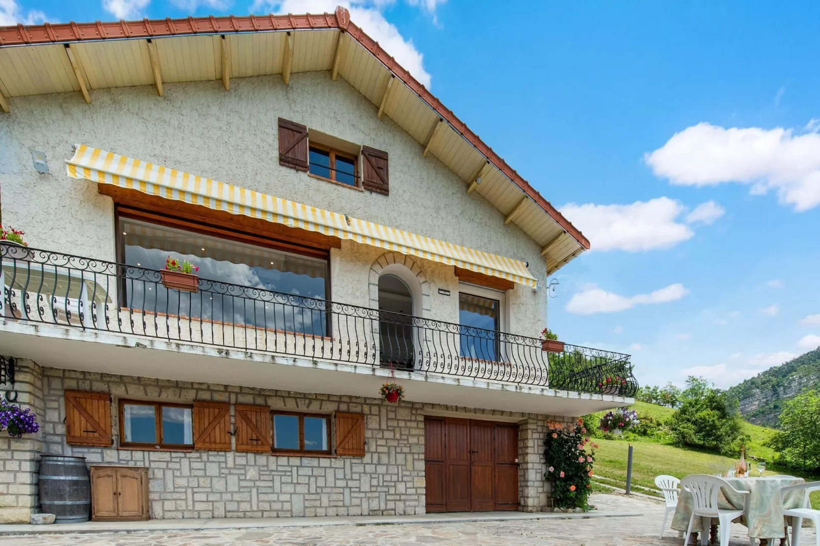 Bella Vista-Exterior summer