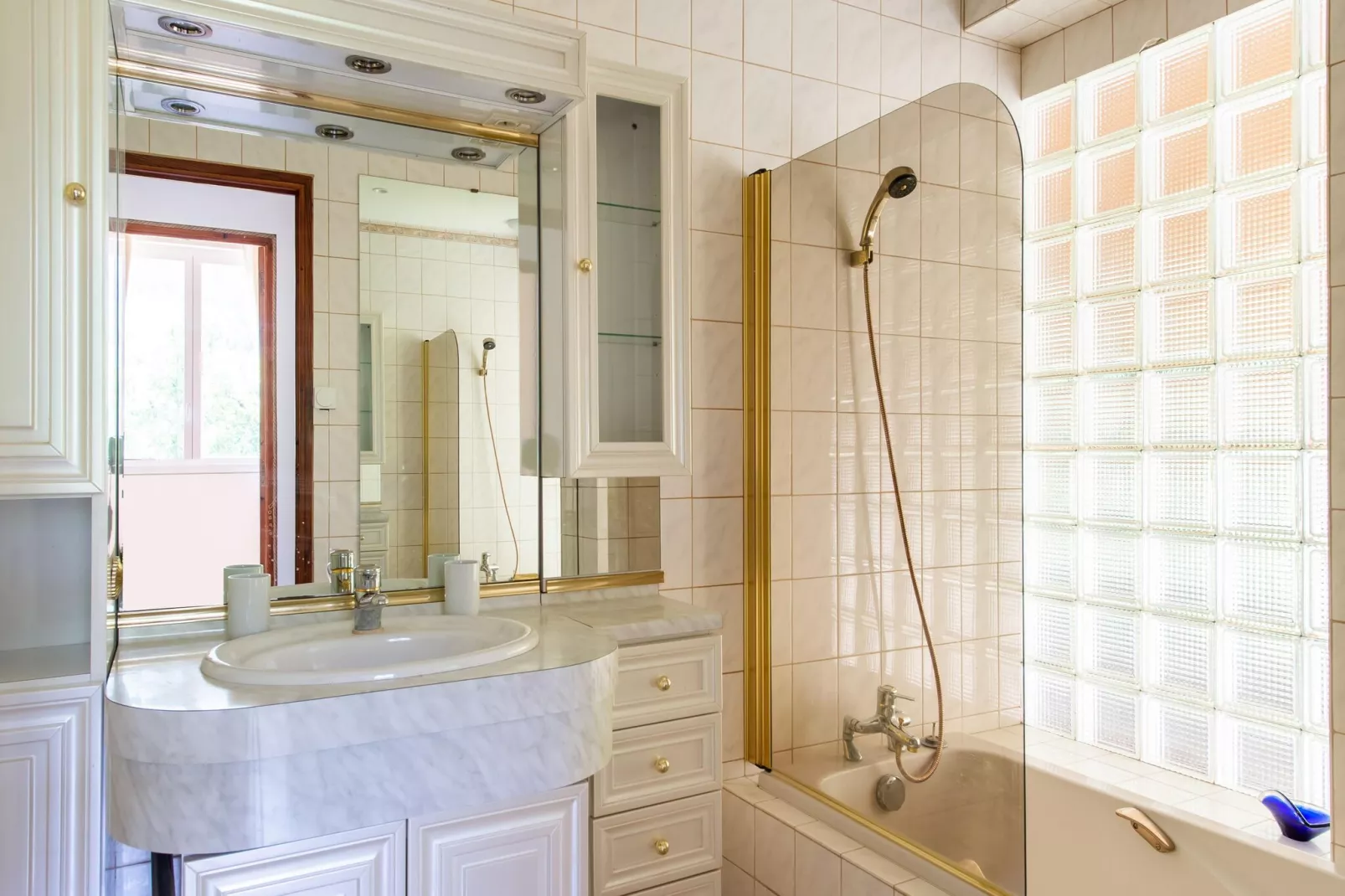 Bella Vista-Bathroom