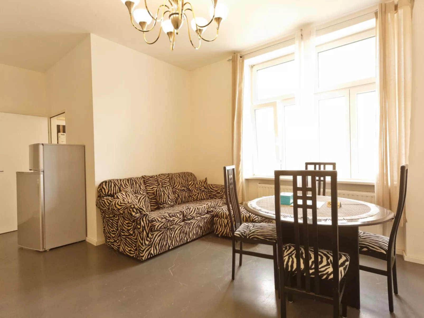 Große Ferienwohnung in Fünfhaus mit Garten