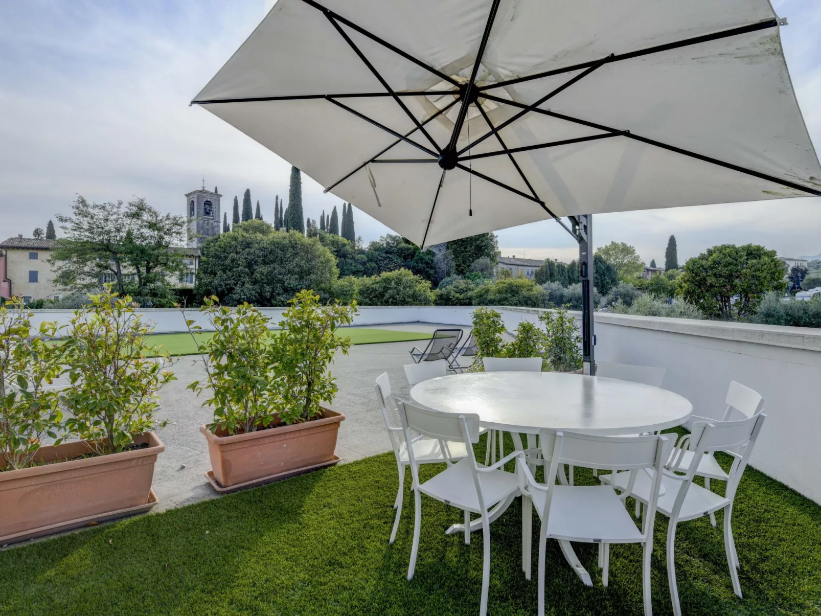 Wohnung mit Jacuzzi und Terrasse