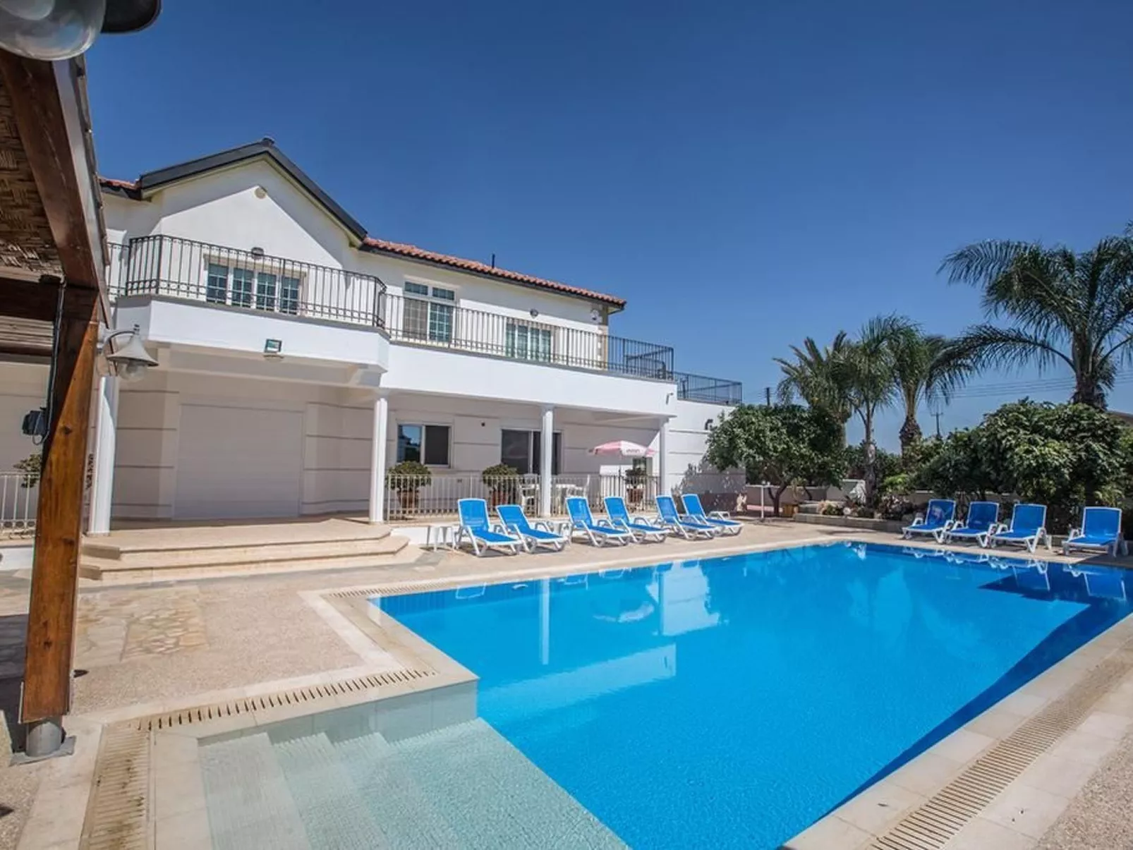 Familienvilla in Paralimni mit spektakulärer Aussicht