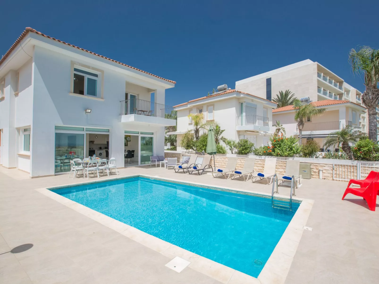 Schöne Villa direkt am Meer