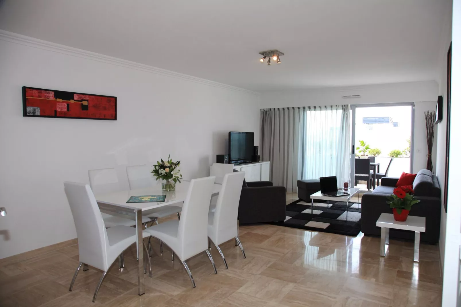 Residence Le Lido - Cagnes-sur-Mer // T 2/4-Indoor