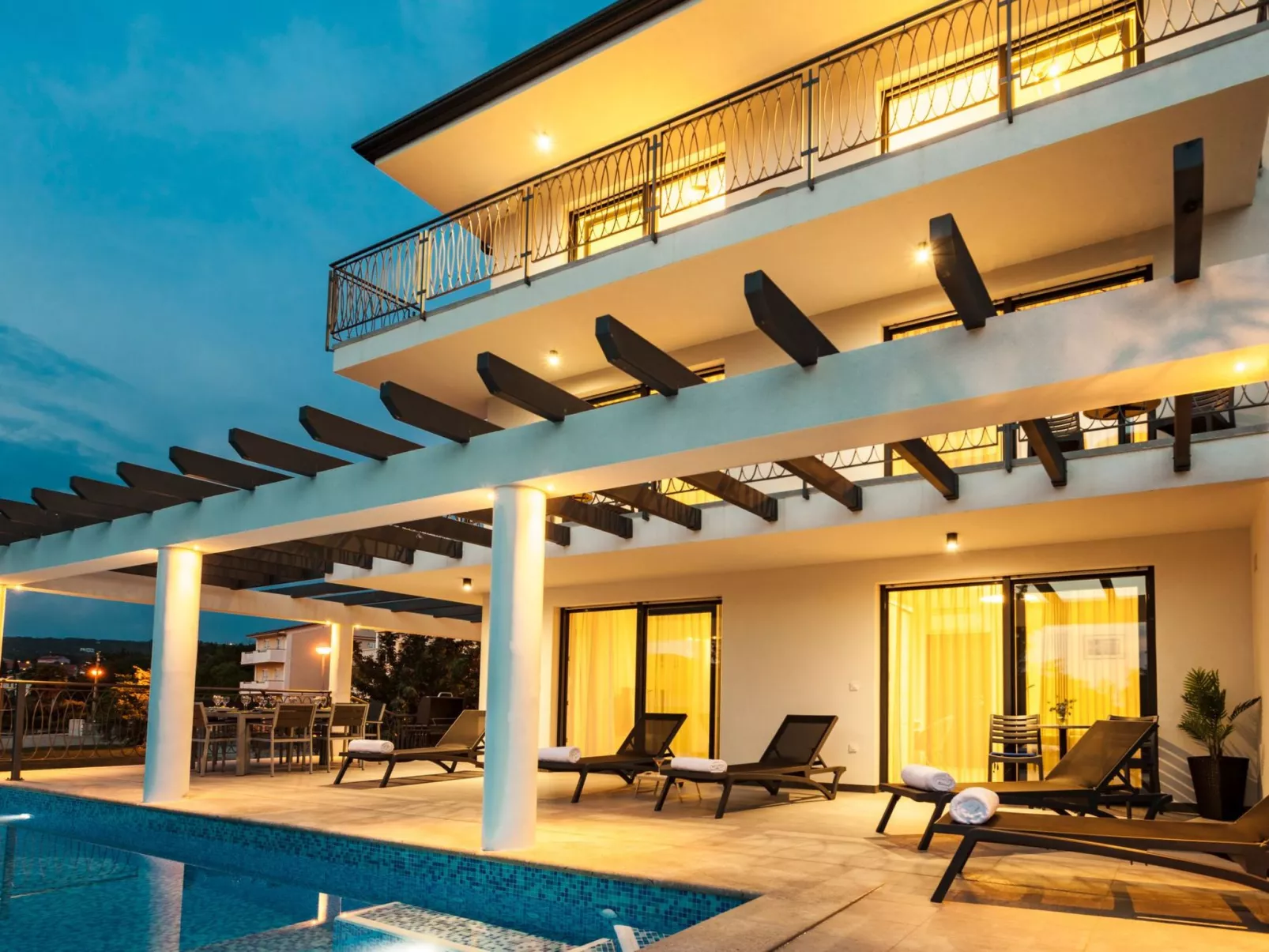 In Malinska mit großem Pool