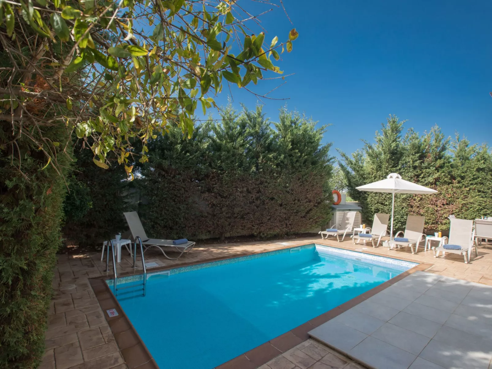 3-Bett-Villa mit privatem Pool in einer bewachten Anlage