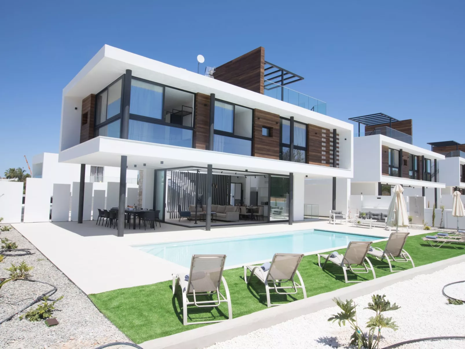 In Protaras mit großem Garten