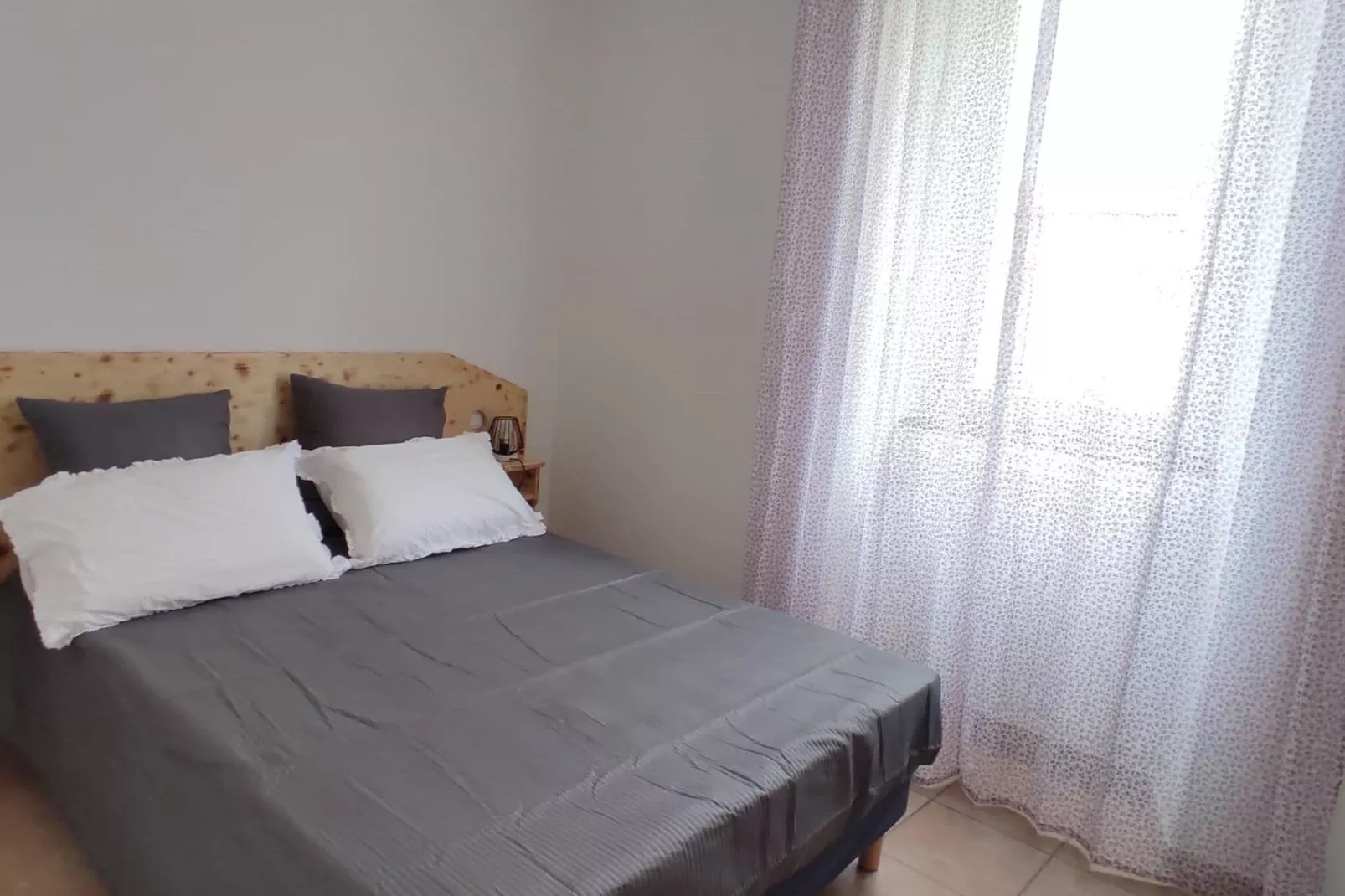 La Maison de Odette & Joseph-Bedroom
