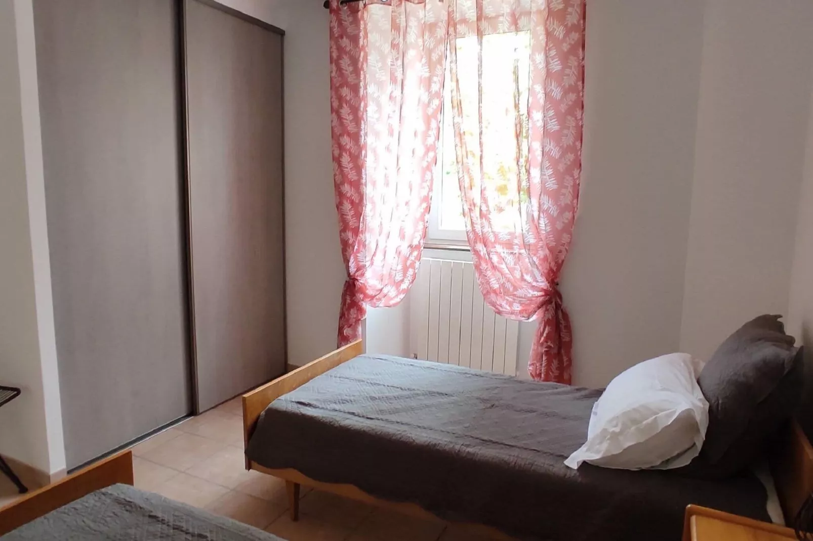 La Maison de Odette & Joseph-Bedroom