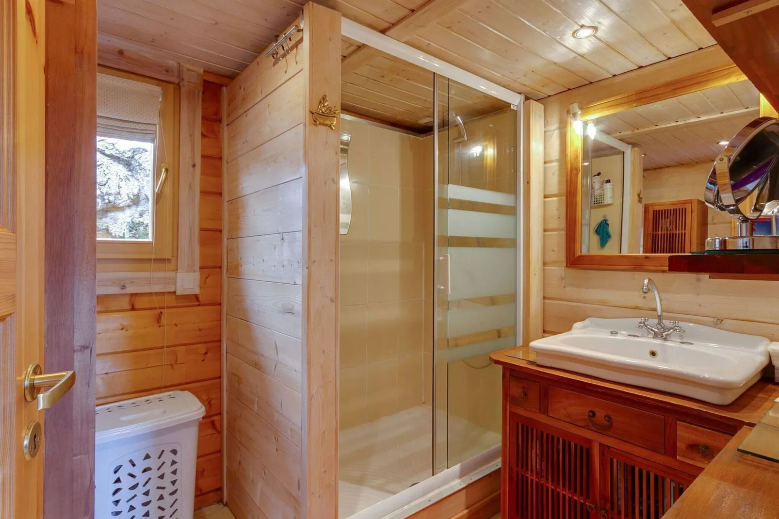 Chalet - Cheylard-Bathroom