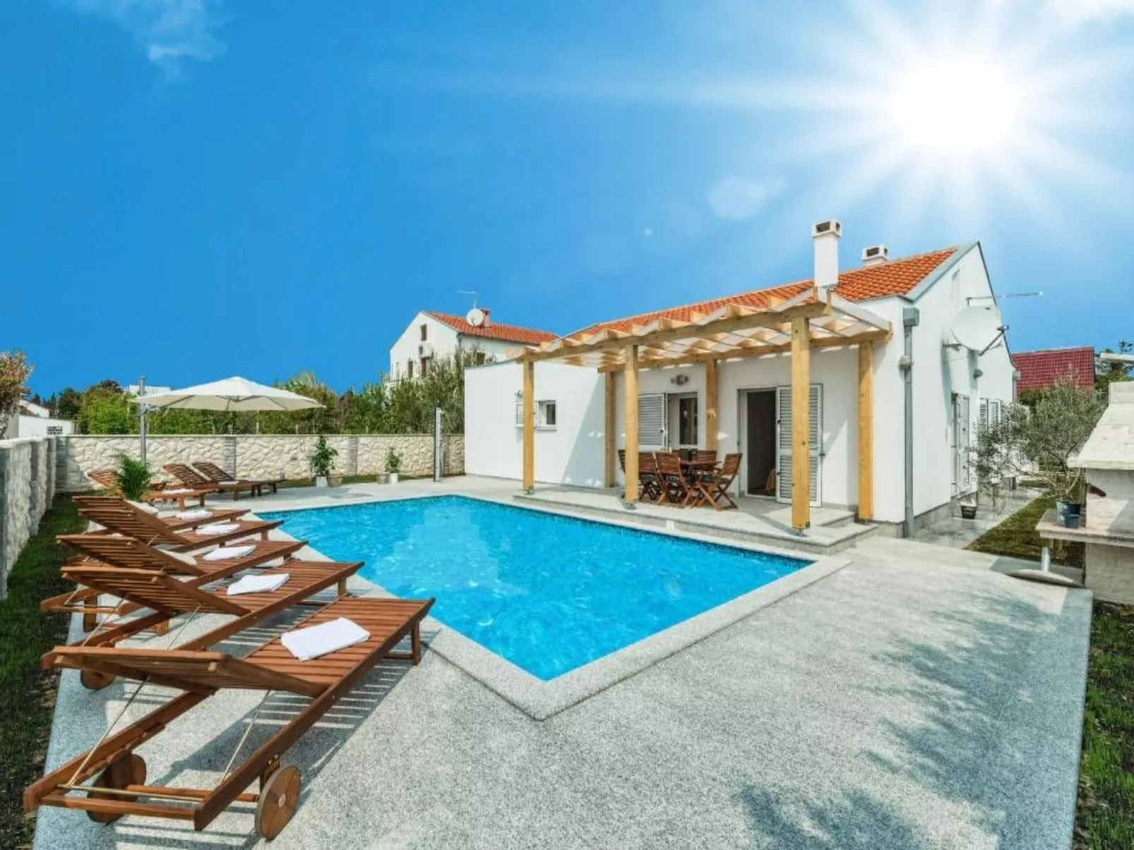 Strandhaus mit Pool in Meeresnähe