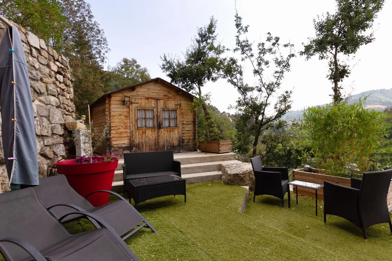 Chalet - Cheylard-Gardens summer