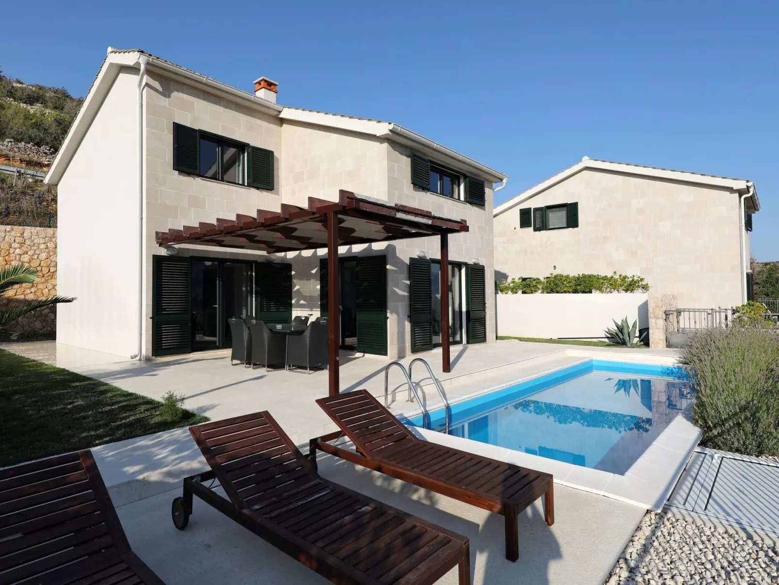 Mediterrane Villa, Pool, Panoramablick aufs Meer