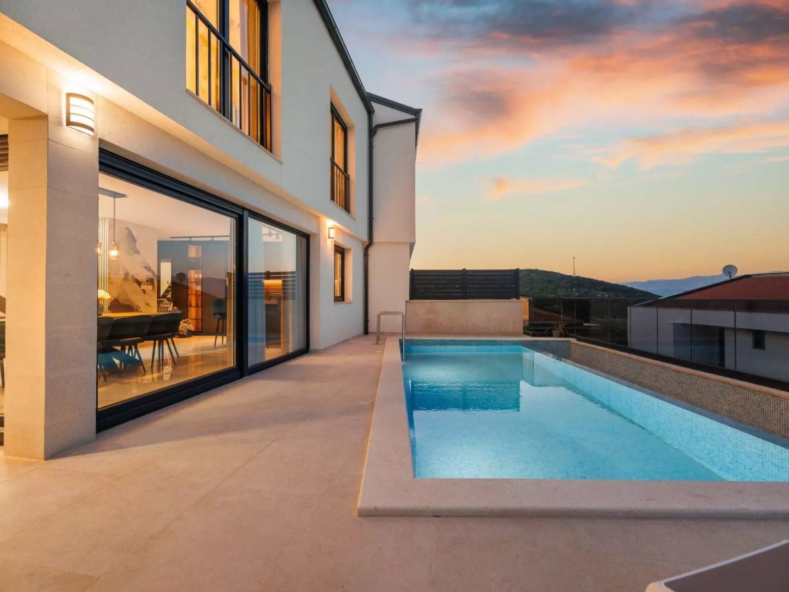 Brandneue Villa - Pool mit Panoramablick aufs Meer