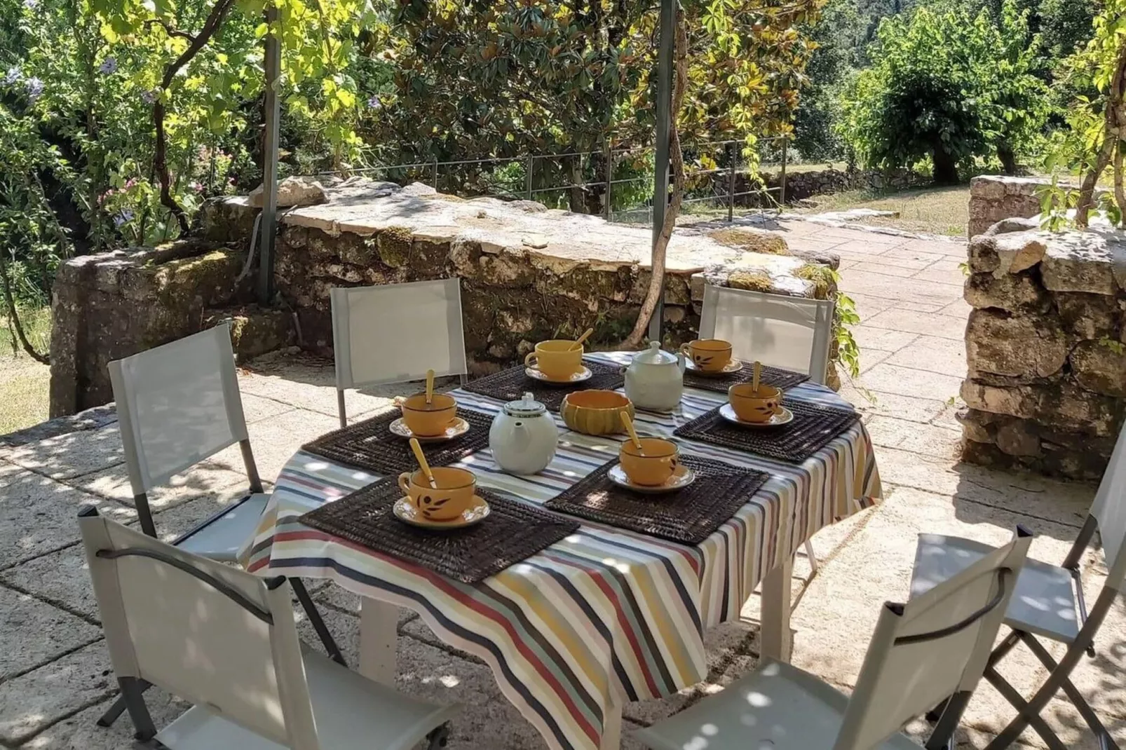 GITE FOUQUE LABAQUERE-Terrassenbalkon