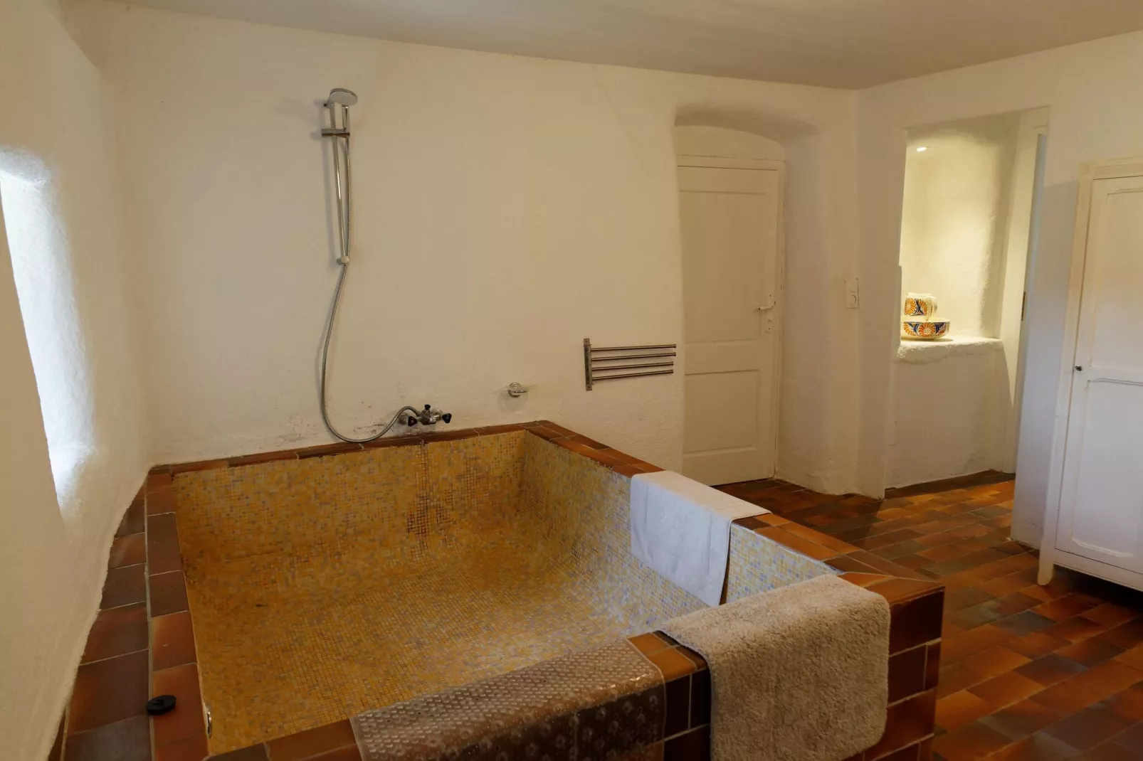 GITE FOUQUE LABAQUERE-Badezimmer