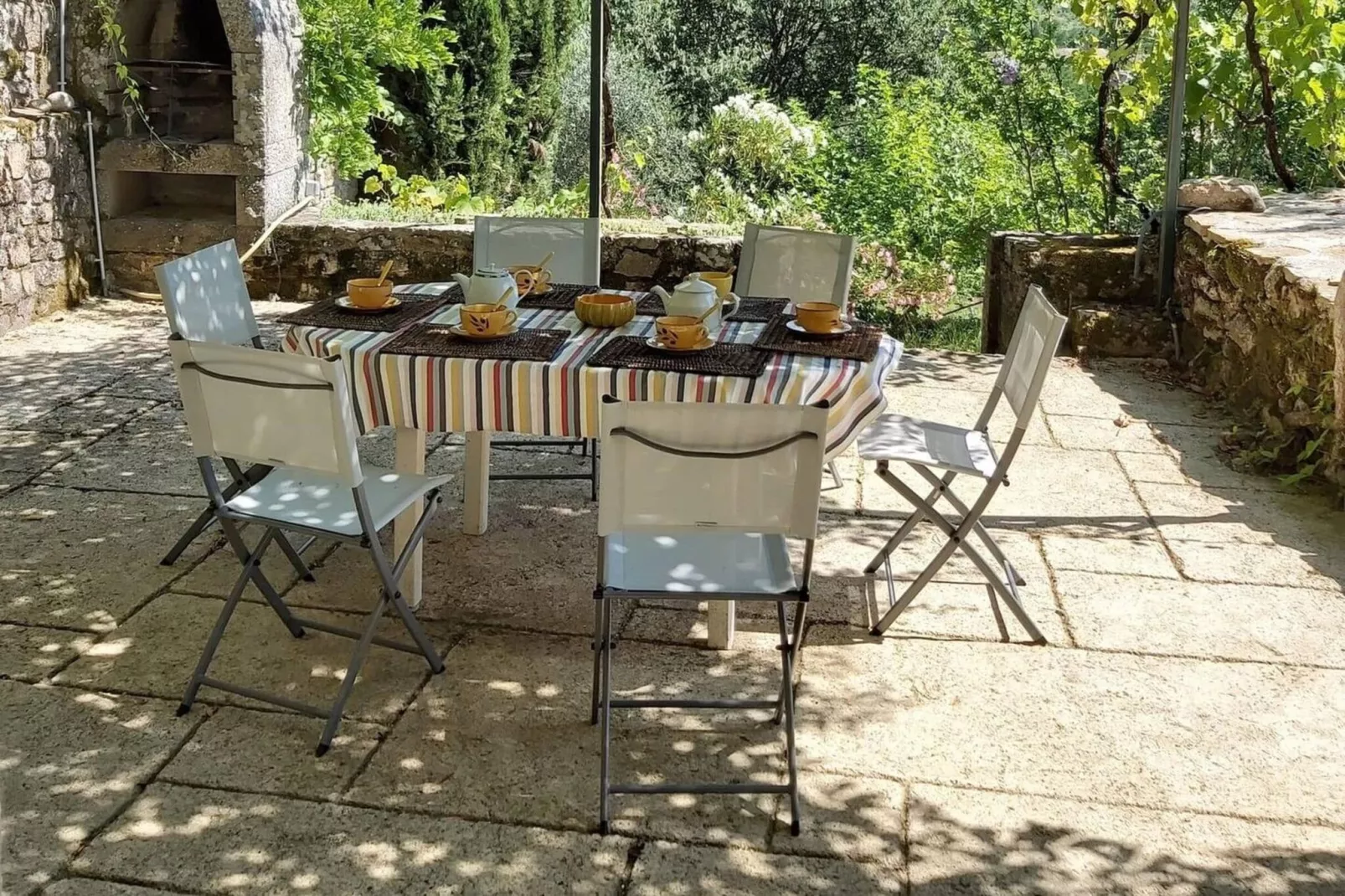 GITE FOUQUE LABAQUERE-Terrassenbalkon