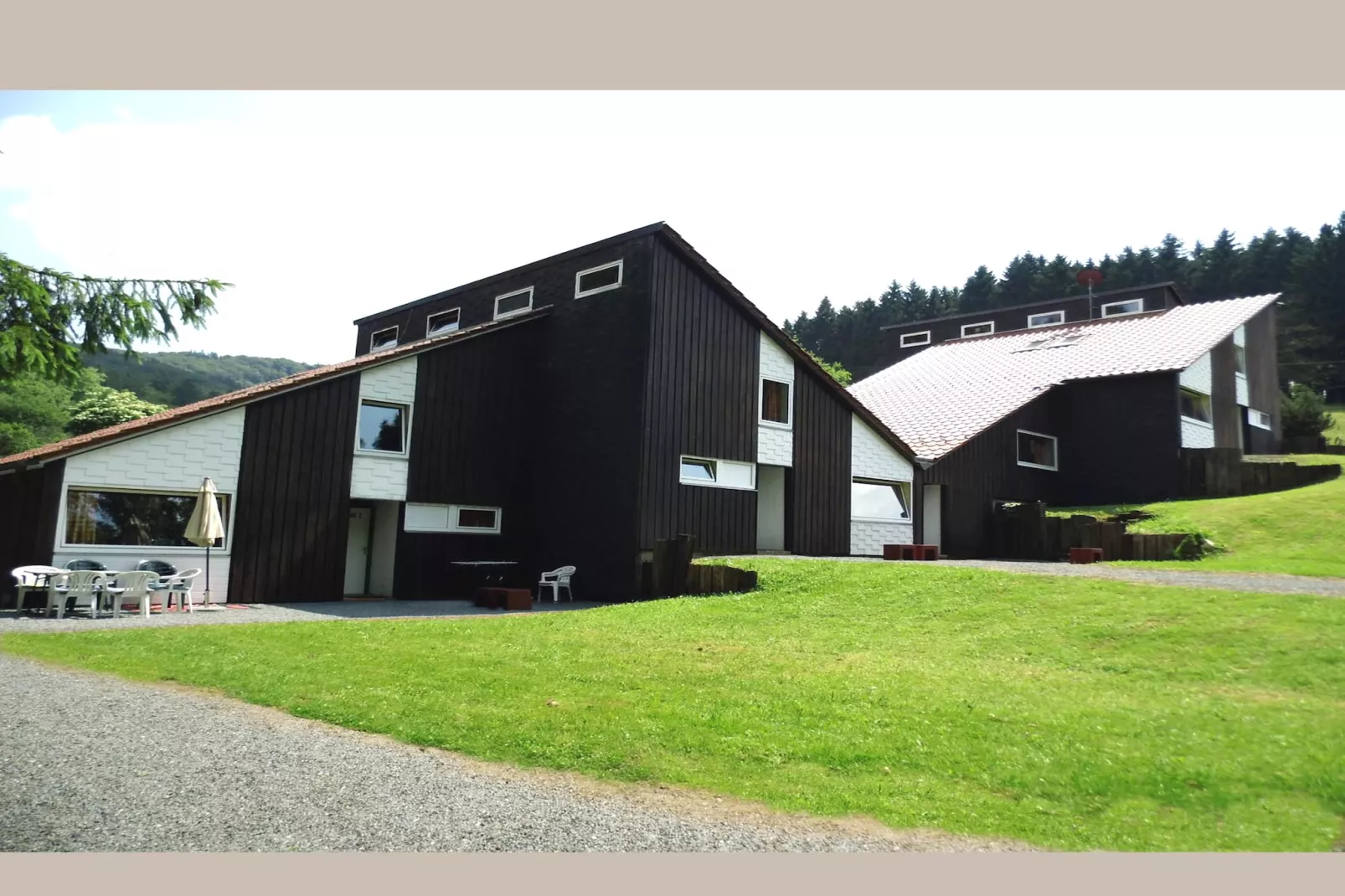 Biberbau-Exterior in summer