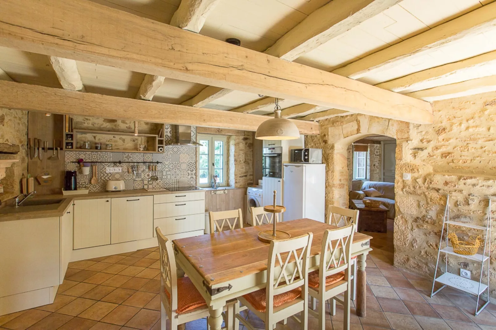 Le petit Nichoir-Dining room