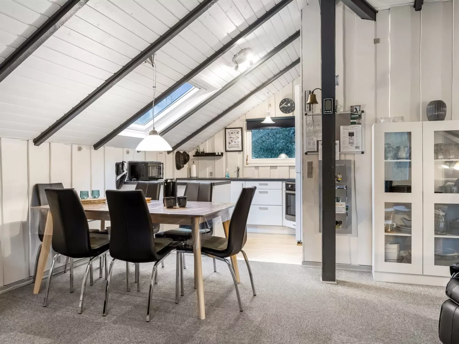 "Liljana" - 30km from the sea - Inside