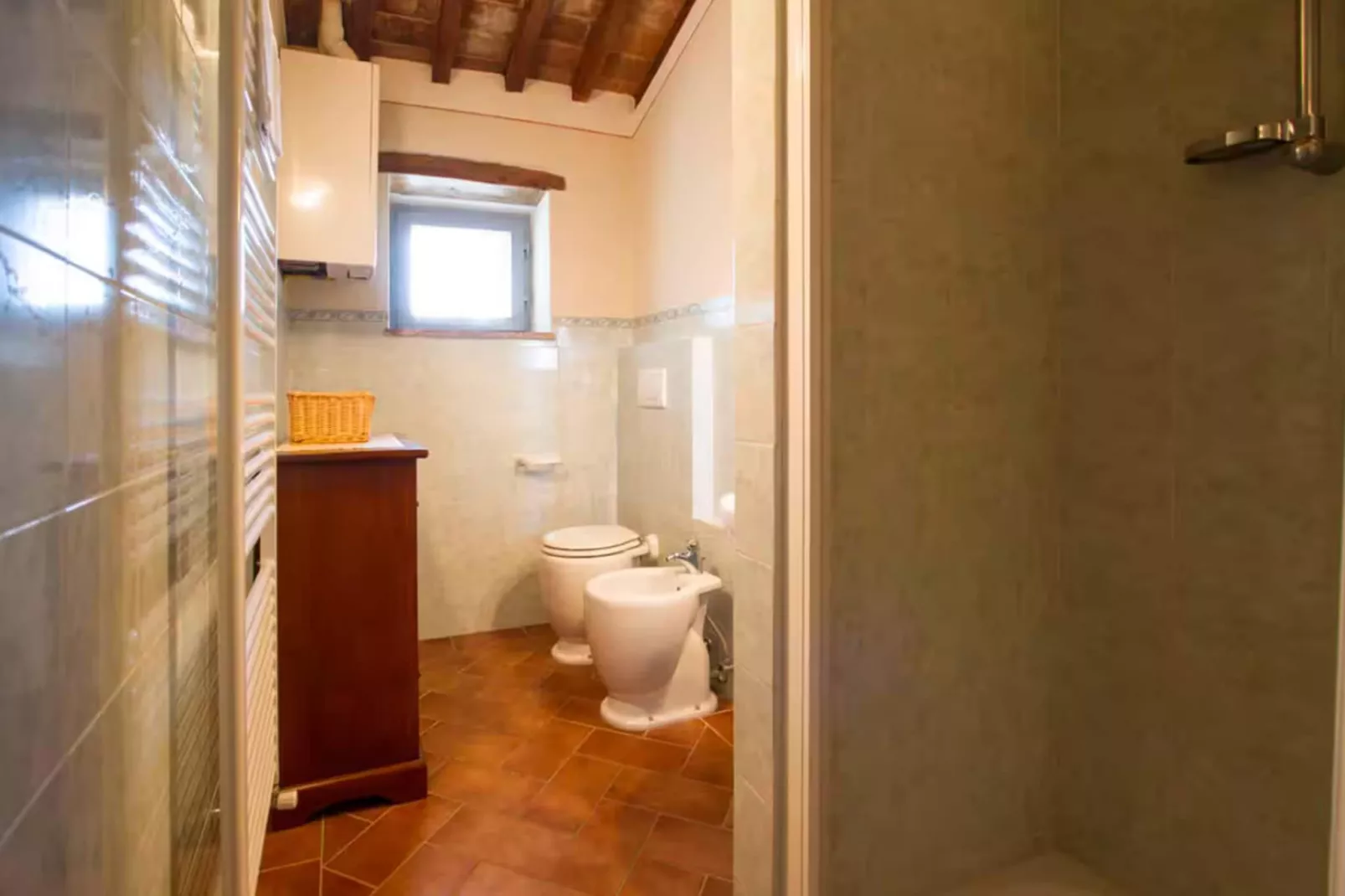 Castel del Gallo-Badezimmer