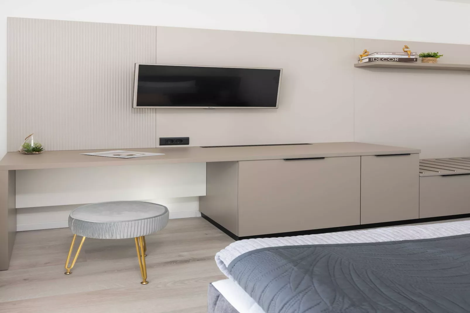 Villa Panorama Dubrovnik (S2) - Comfort Double Room with Balcony and Sea View-Bedroom