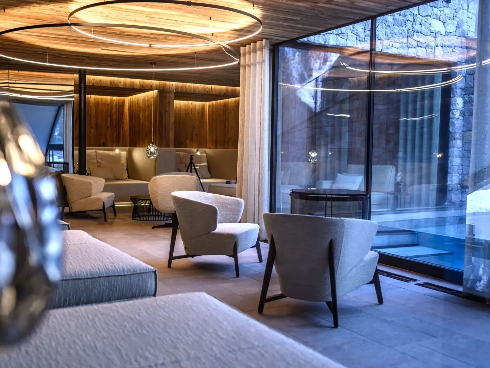 Chalet White Diamond-Dedans