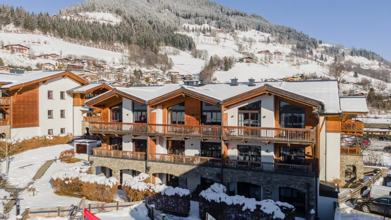 Tauern Suites Mitterwirt TOP 211-Exterior in winter