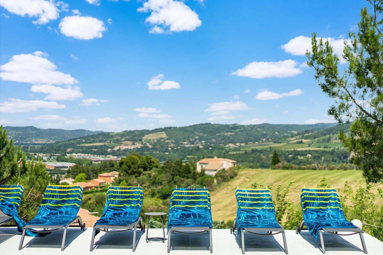 Villa Couloumiez-Vue d'été