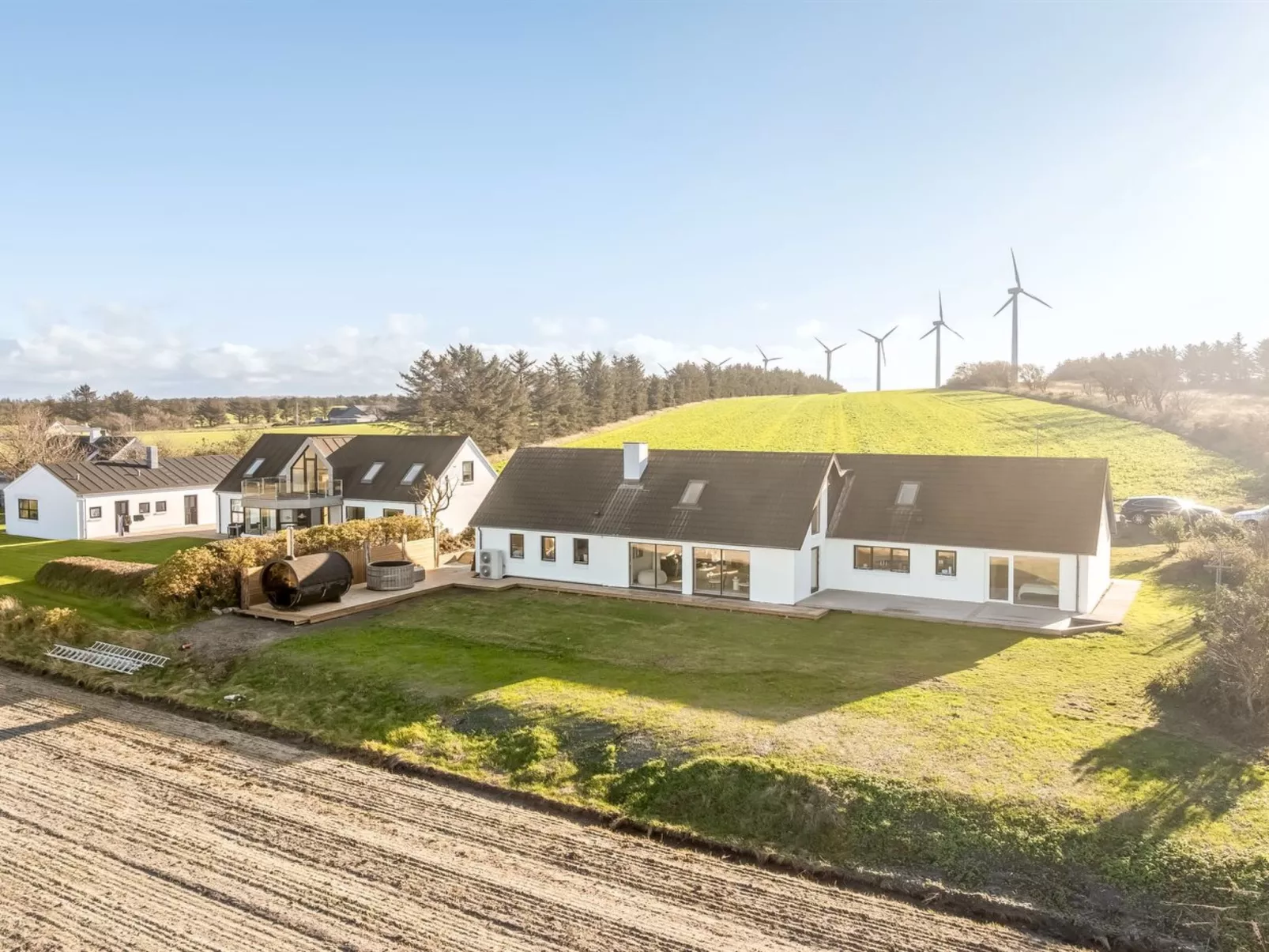 "Elida" - 400m from the sea