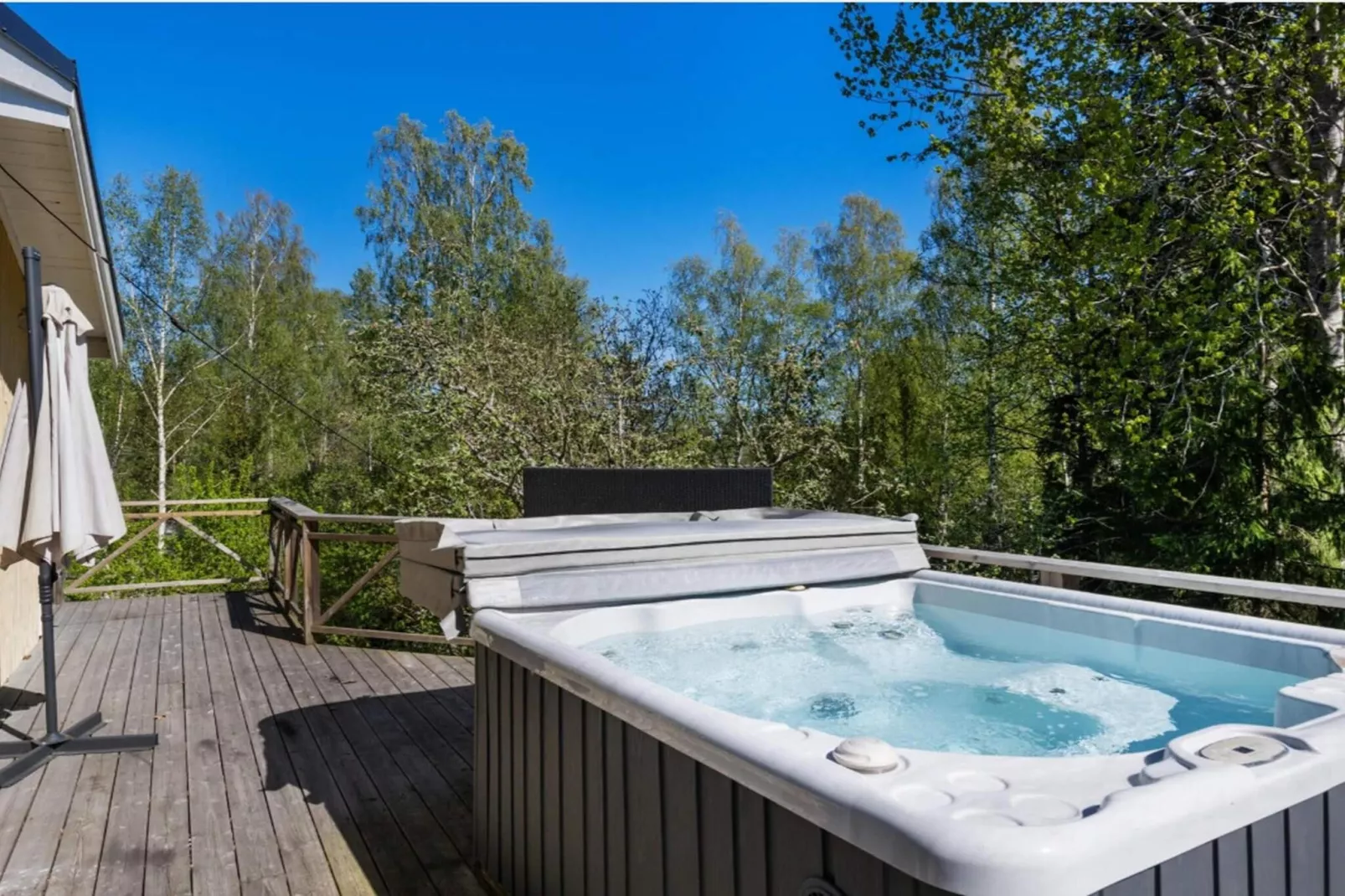 Refuge confortable dans la forêt avec jacuzzi-Spa