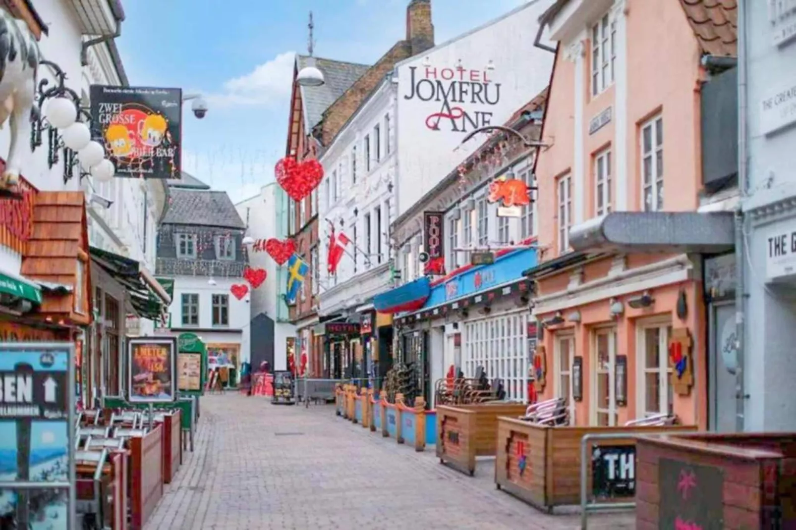 Jomfru Ane Premium Double-Areas within 1km in summer