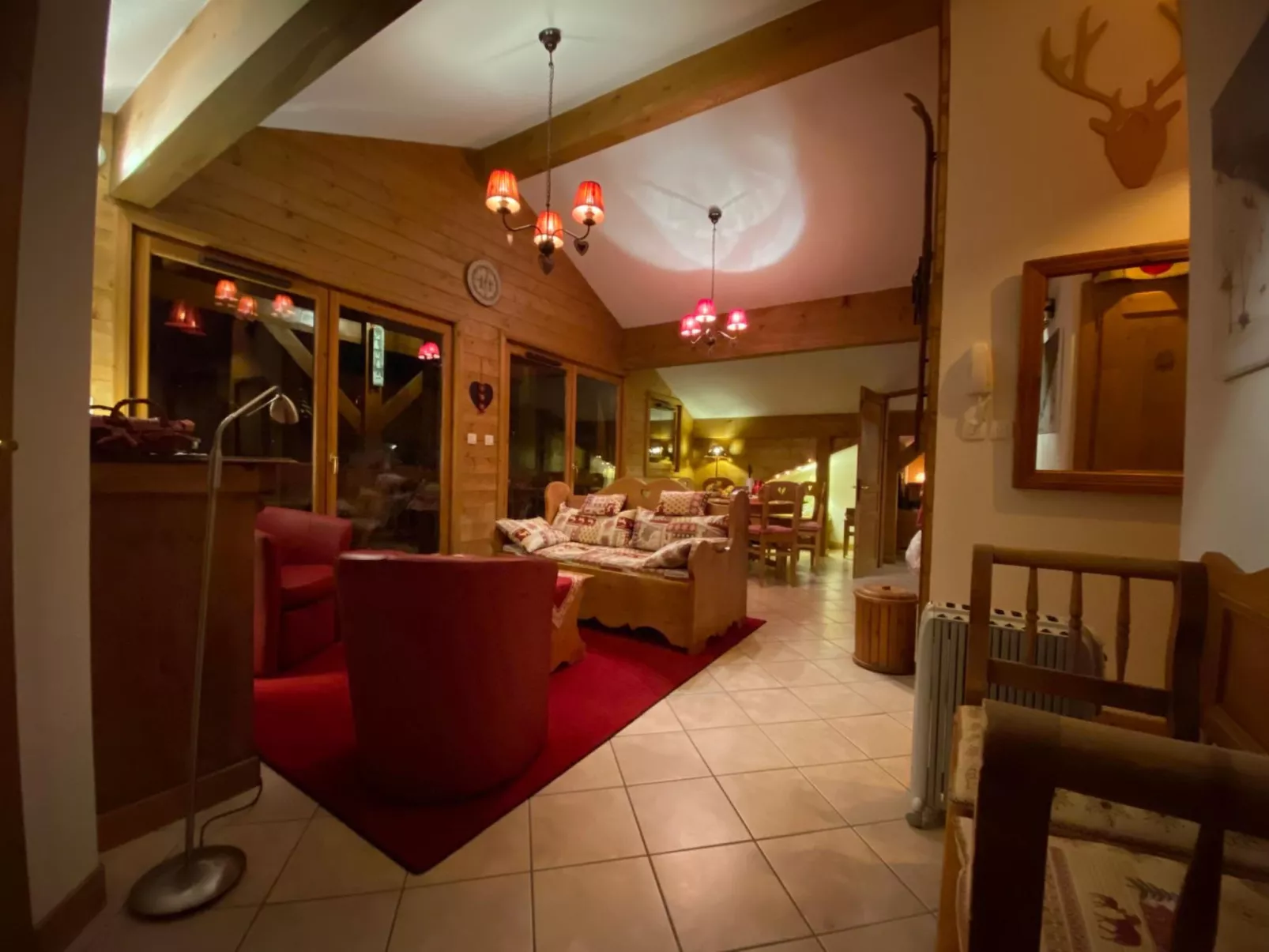 Balcons des Pistes C - Drinnen