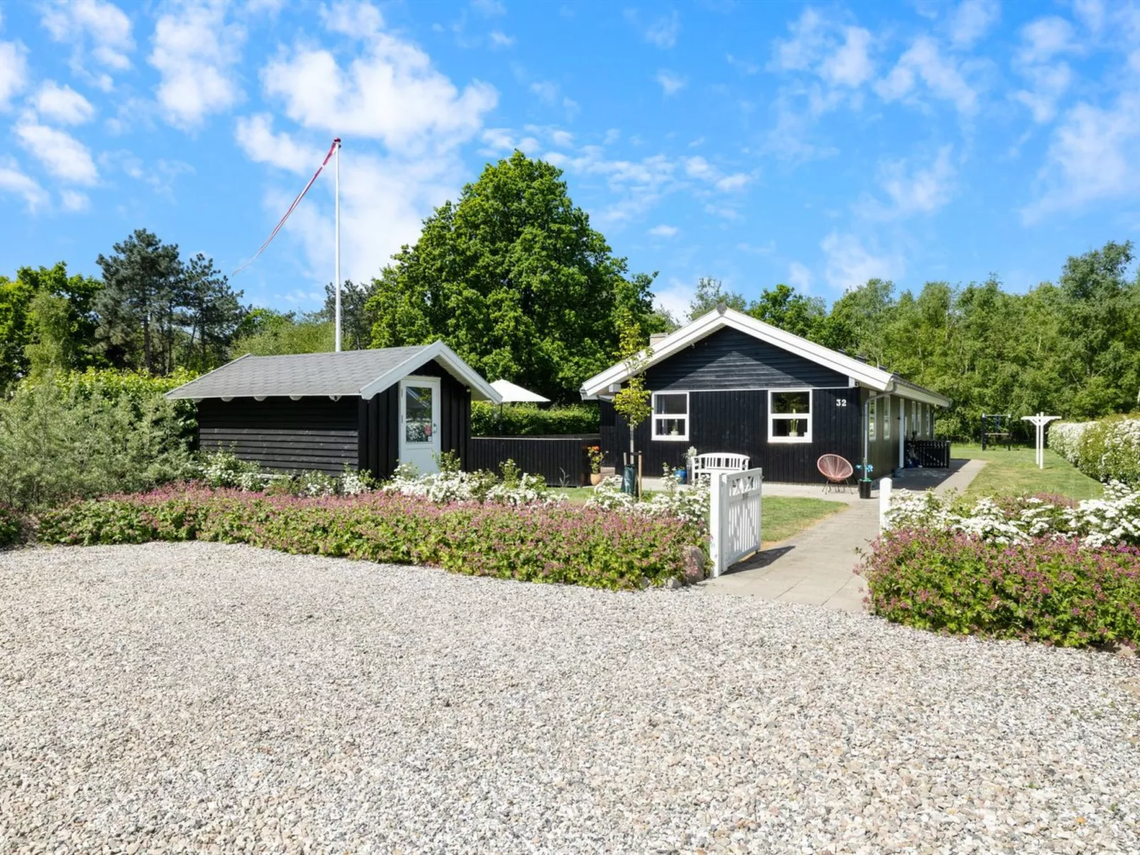 "Merrit" - 280m from the sea