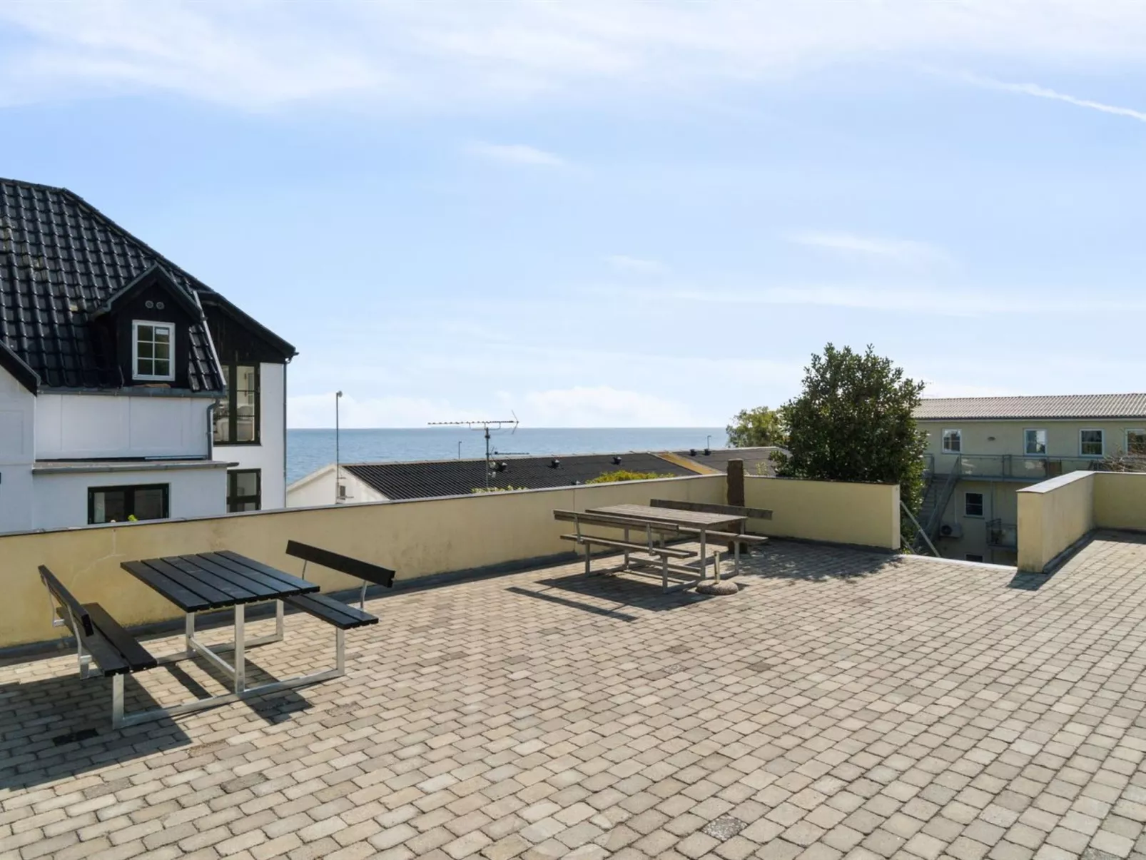 "Juna" - 50m from the sea