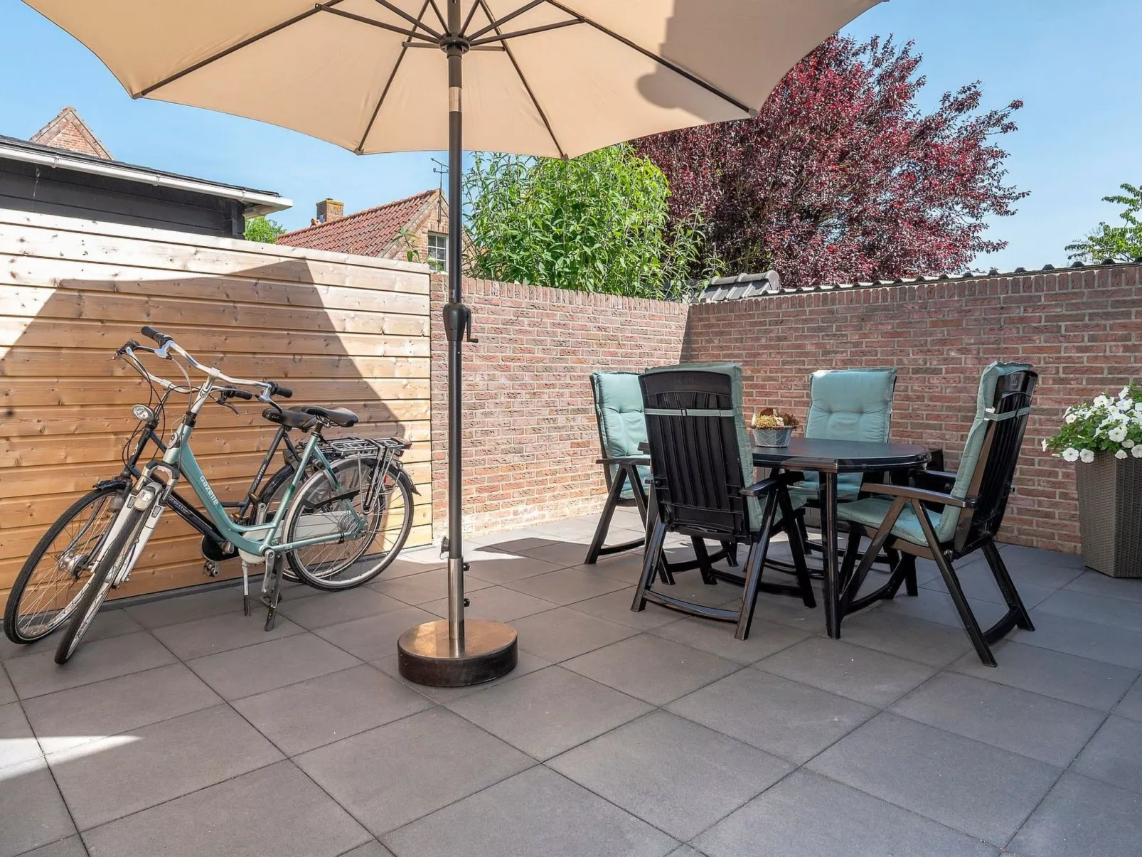 Schönes Ferienhaus in Aagtekerke mit Eigener Terrasse