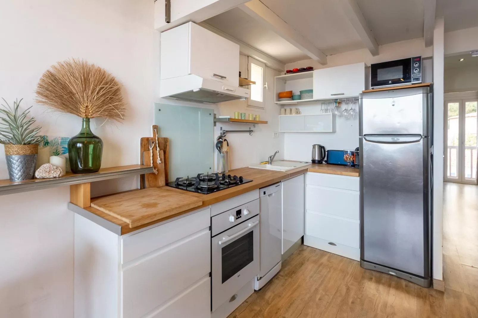 APPARTEMENT VUE SUR LE PORT-Kitchen
