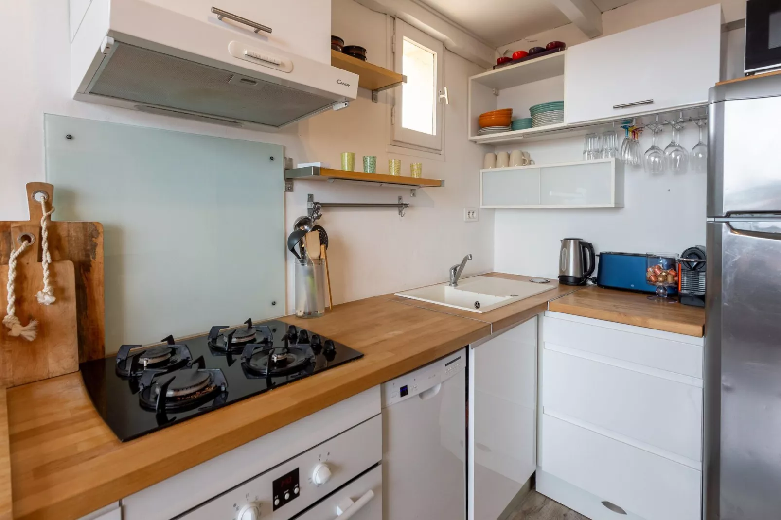 APPARTEMENT VUE SUR LE PORT-Kitchen