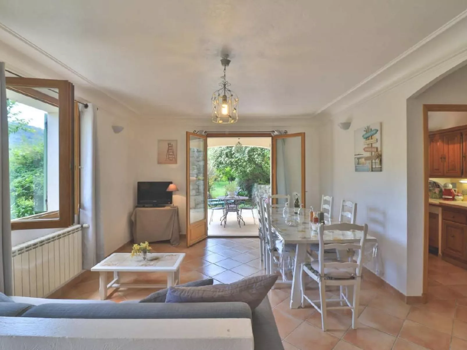 Appartement in Le Bar-Sur-Loup mit Eigenem Garten