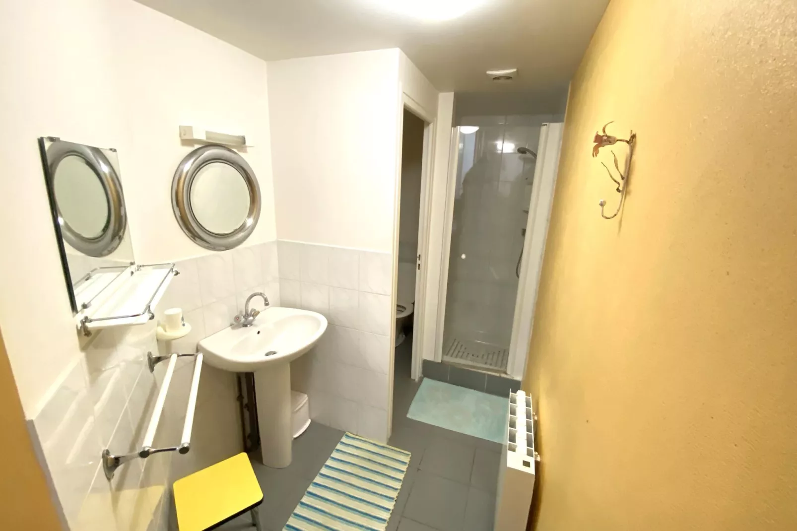 Holiday flat in Arromanches-les-Bains-Badezimmer