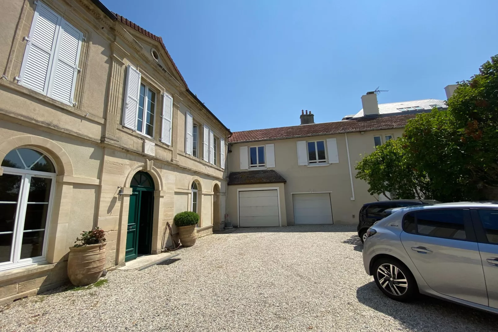Holiday flat in Arromanches-les-Bains-Außenbereich Sommer