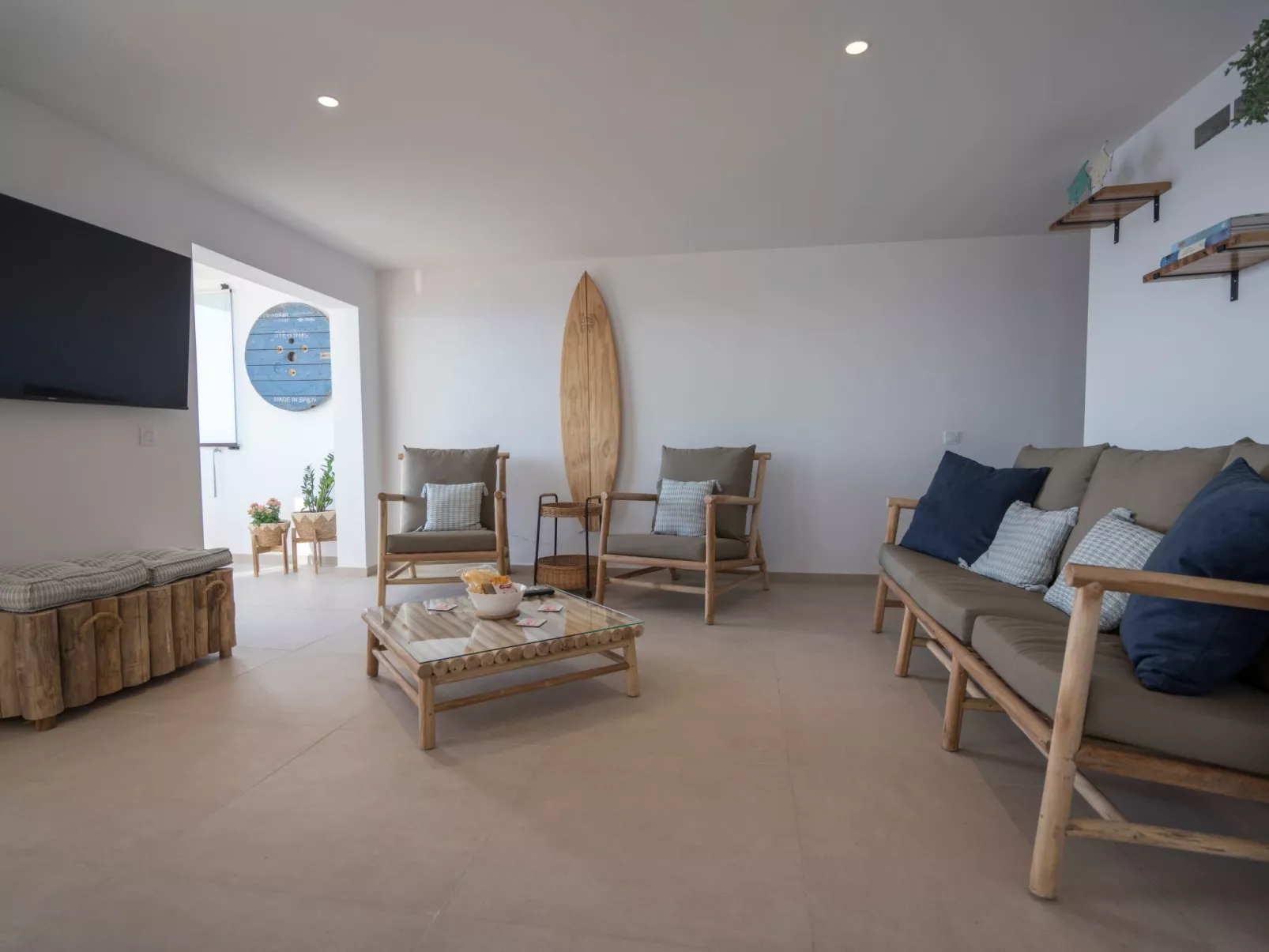 Helle Wohnung mit atemberaubender Aussicht auf das Meer und den Strand