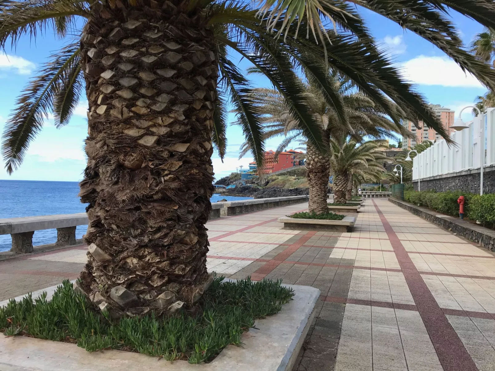 Mit Blick auf das Wasser