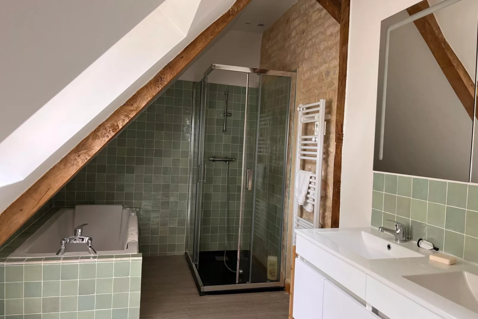 GITE DE LA MOTTE-Badezimmer