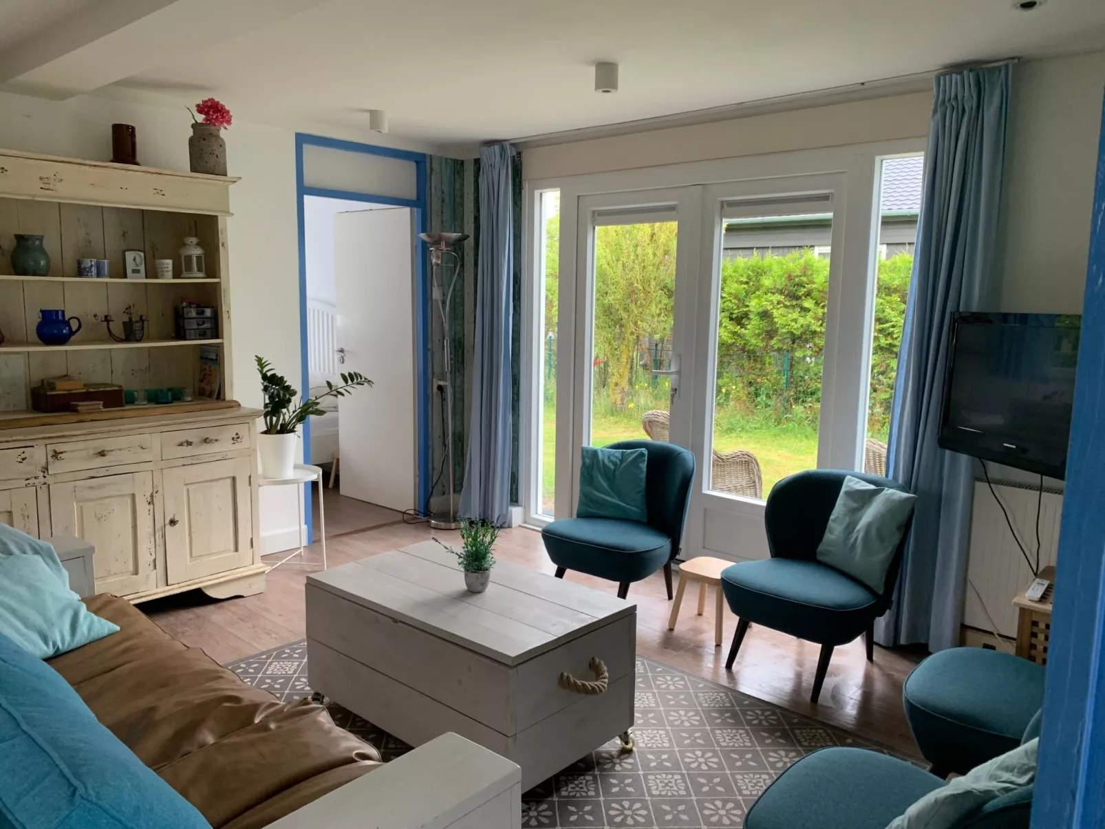 Mit Garten, Grill und Terrasse