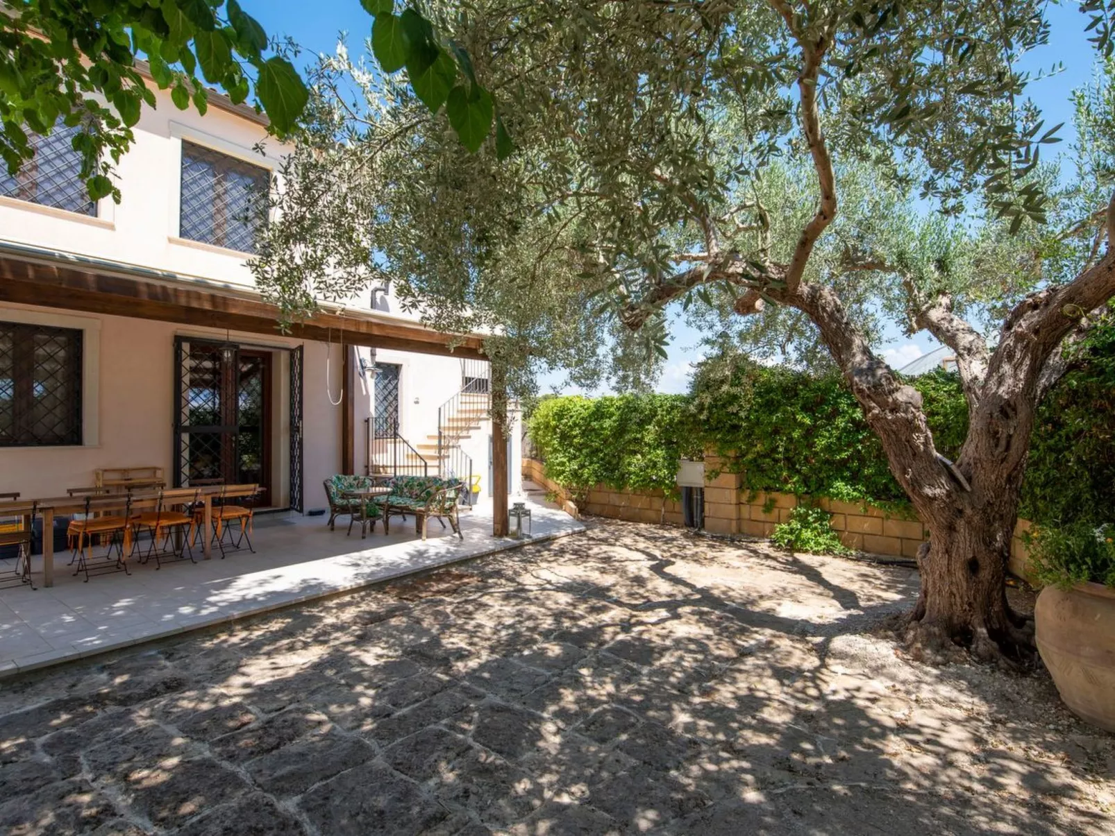 In Noto mit Terrasse, Garten und gemeinsamem Pool