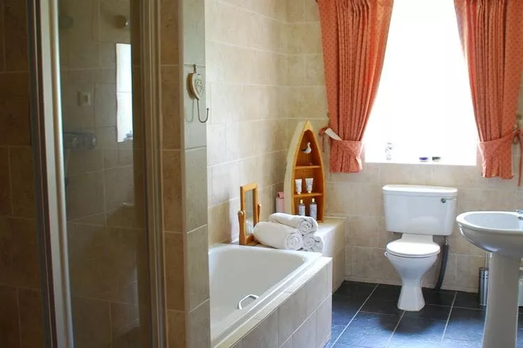 The Hayloft-Bathroom