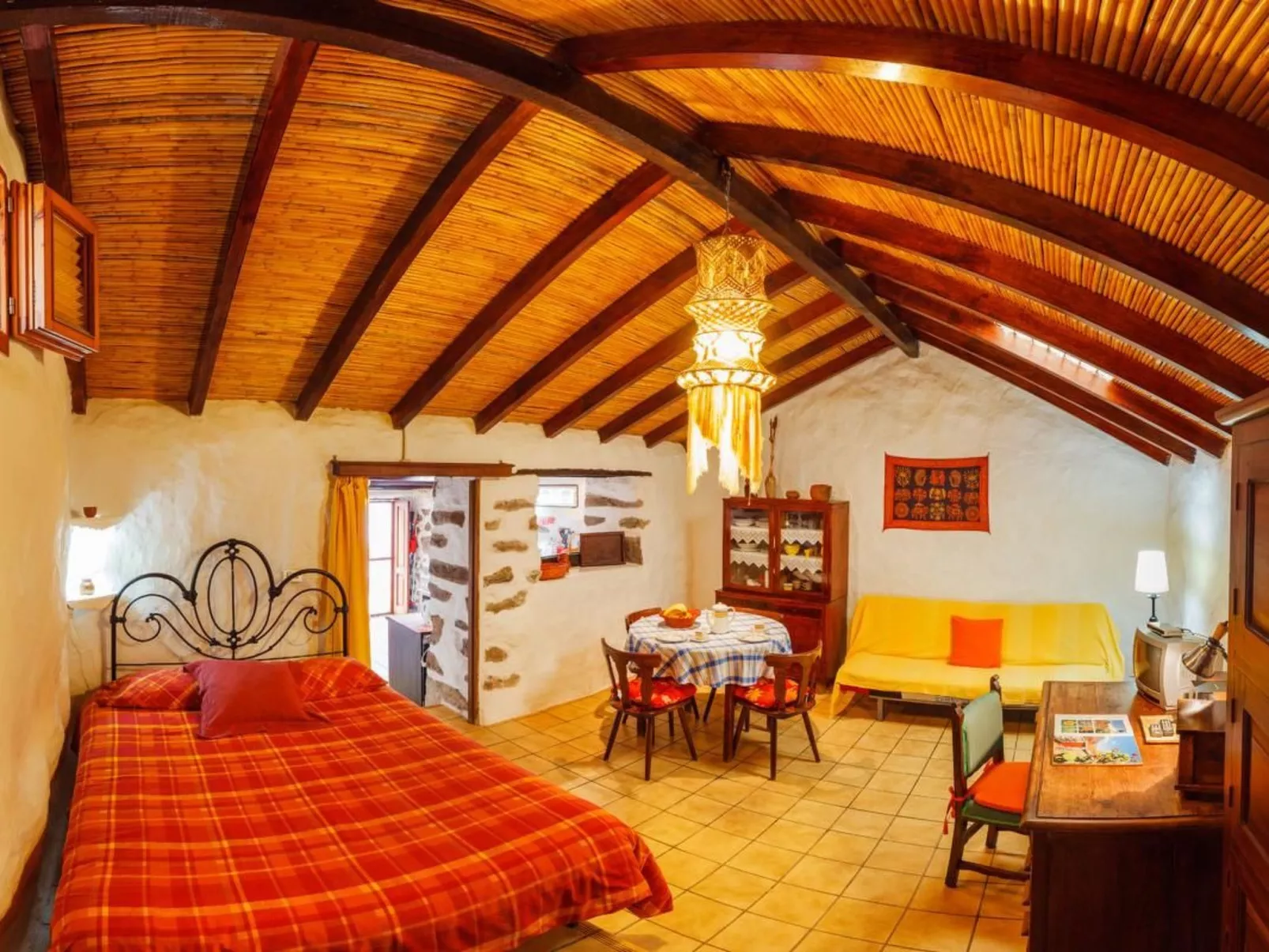 In El Risco mit Garten, Terrasse und Grill