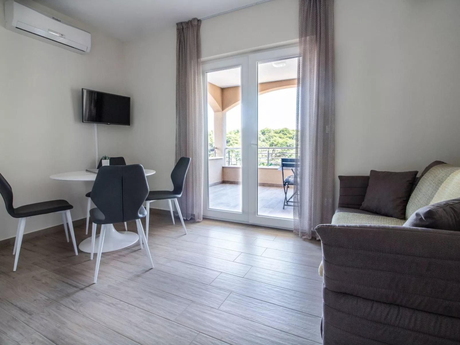 Aurea 5 Modernes Apartment direkt am Meer