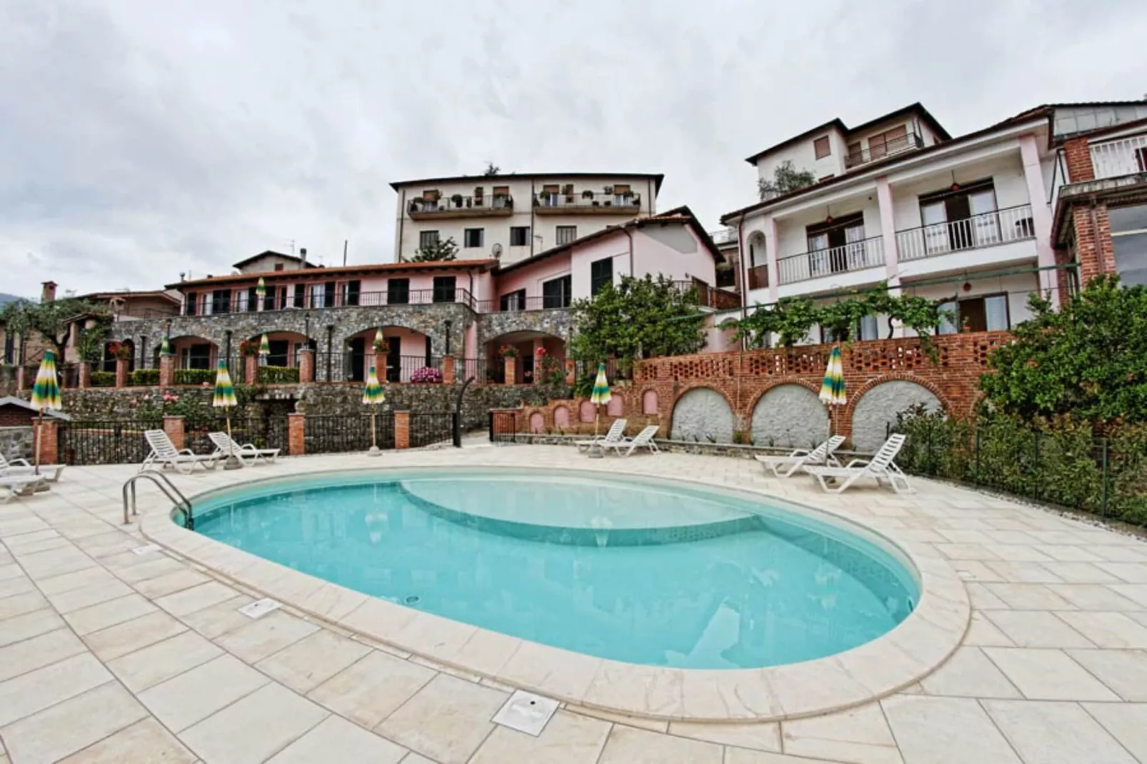 AGRITURISMO BORGO AMENO - AGRITURISMO BORGO AMENO - Swimming pool