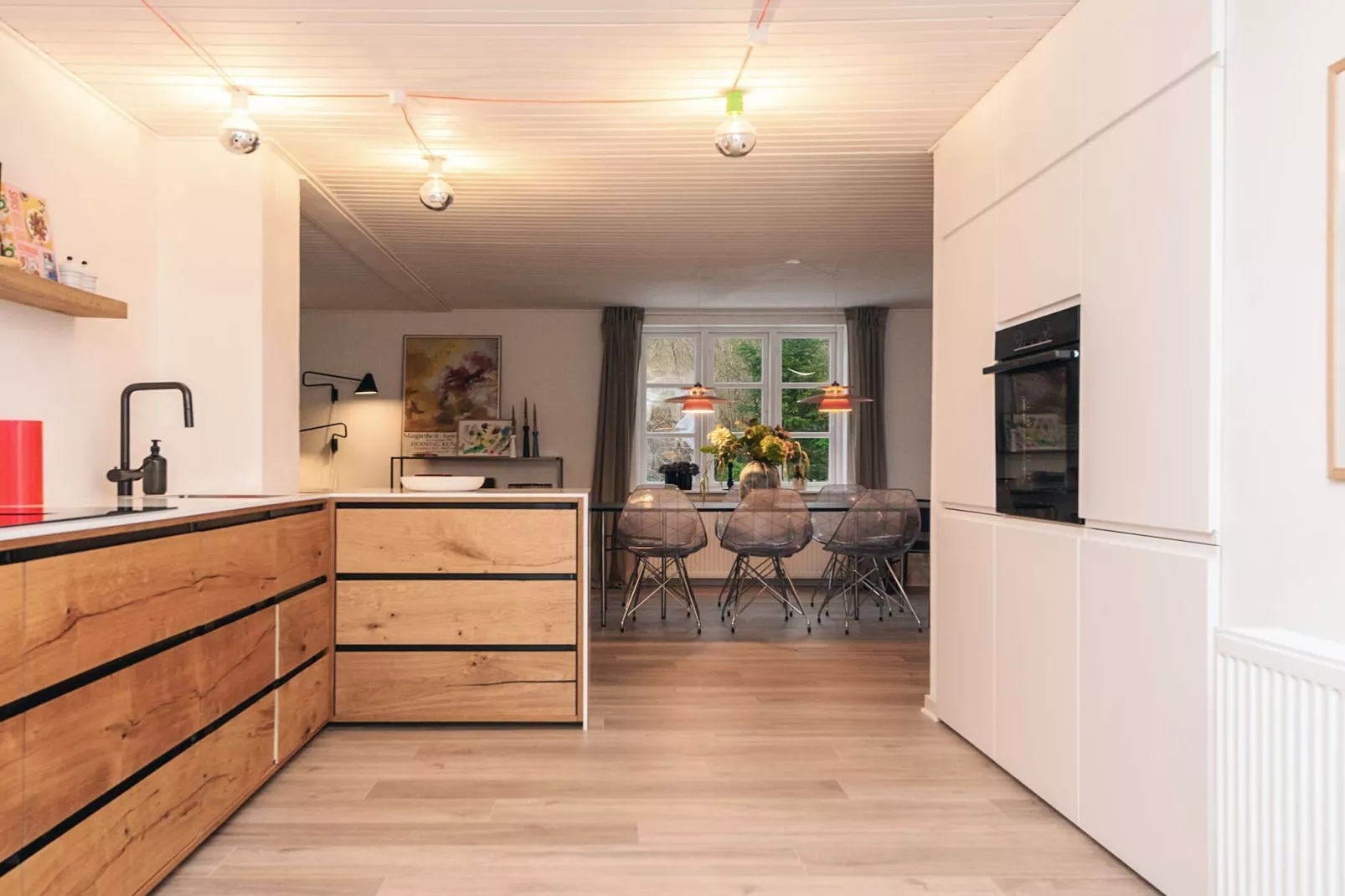 Nature Escape: Forest & Lake Access - Indoor